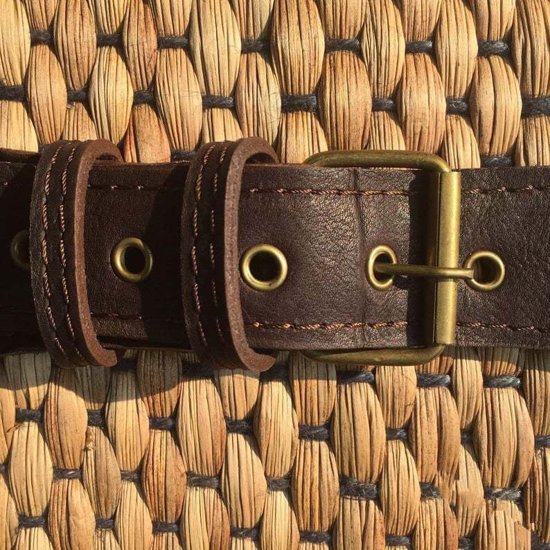 Vintage belt wallet for women with classic retro charm—stylish, practical, and timeless. Shop unique pieces at Retro Vintage Finds!