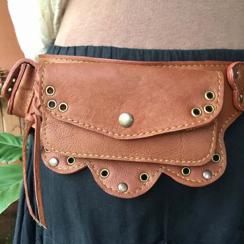Vintage belt wallet for women with classic retro charm—stylish, practical, and timeless. Shop unique pieces at Retro Vintage Finds!