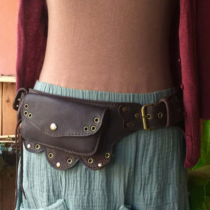 Vintage belt wallet for women with classic retro charm—stylish, practical, and timeless. Shop unique pieces at Retro Vintage Finds!