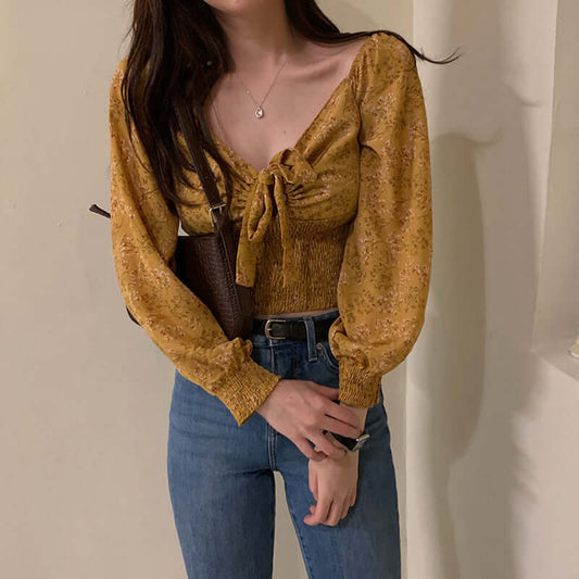 Ladies retro vintage shirt with timeless patterns and classic flair—perfect for a chic, nostalgic look. Discover yours at Retro Vintage Finds!